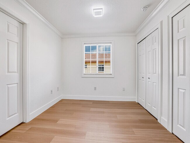 Building Photo - 11475 NW 94th Pl