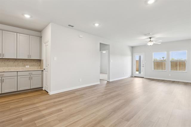 Building Photo - 3407 High Valley Dr