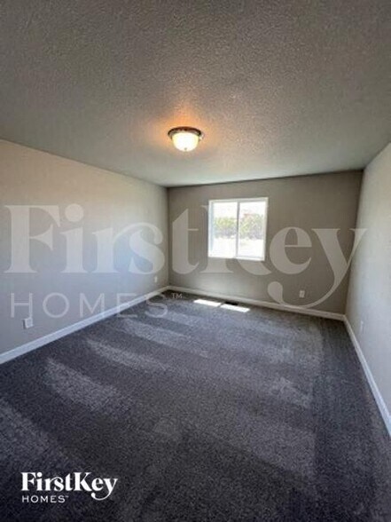 Building Photo - 10045 Luneth Dr