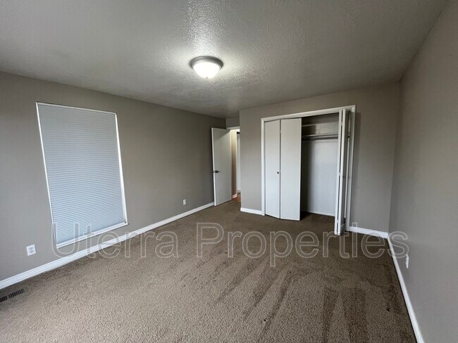 Building Photo - 333 E 4500 S