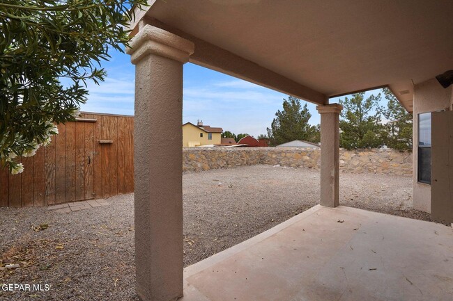 Building Photo - 7412 Mesquite Flor Dr