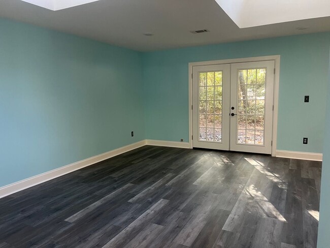 Building Photo - One-Level Updated Home in Hilton Head Plan...