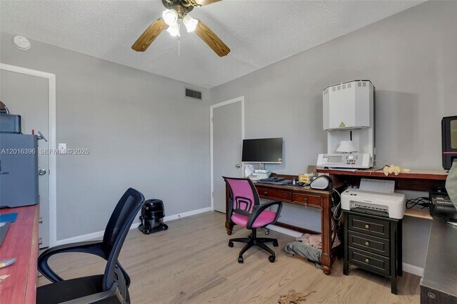 Building Photo - 1101 Crystal Lake Dr