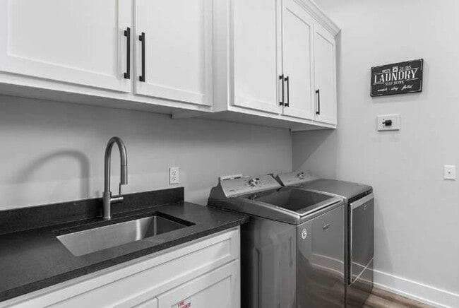 Building Photo - 157 S Arnold Rd