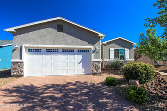 Building Photo - 13088 E Sandoval St