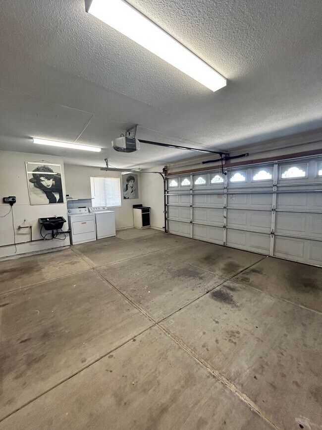 Building Photo - 2783 W 29th Ln