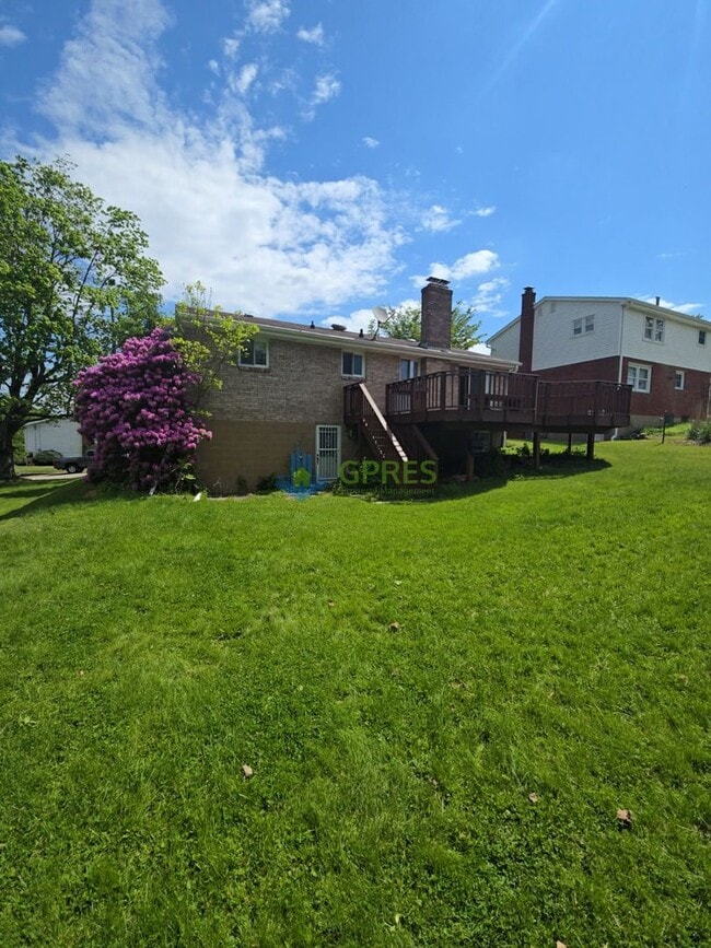 Building Photo - Charming 3-Bedroom Pittsburgh Home with Fireplace, Balcony & Garage Parking