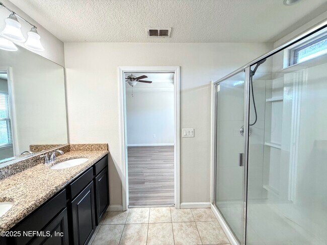 Building Photo - 14020 Corrine Cir