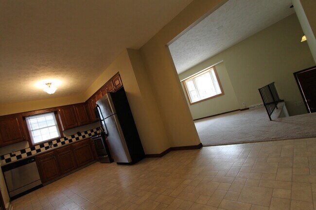 Building Photo - Beautiful 3 BD Home Available Soon!