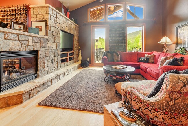 Building Photo - Downtown Frisco! Tons of space, amazing lo...