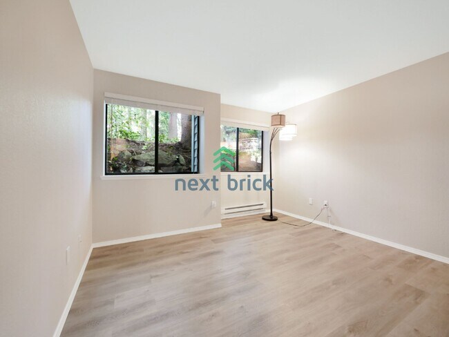 Building Photo - Spacious Private 2 Bed 2 Bath Condo for Rent!