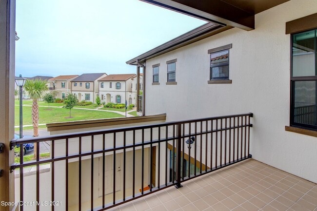 Building Photo - 6903 Vista Hermosa Dr