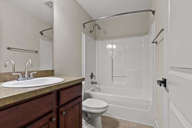 Building Photo - 210 Fields Pond Dr