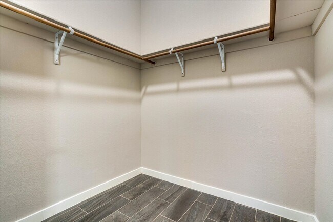 Building Photo - 130 Hidden Springs Dr