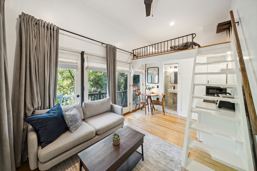 Building Photo - 33 Cannon St