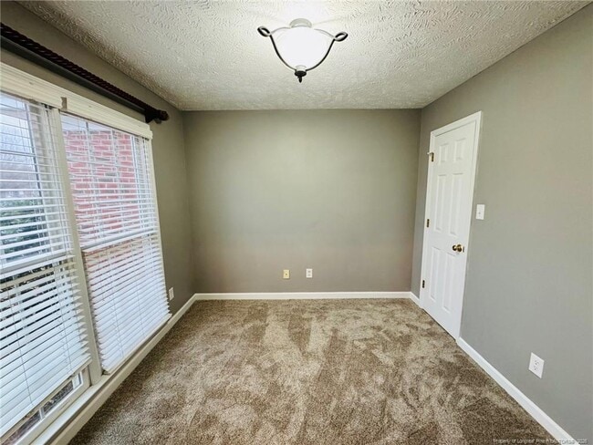 Building Photo - 616 Amberdale W Cir