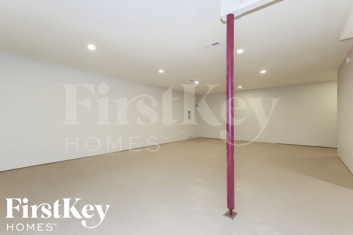 Building Photo - 1391 Bearsden Dr