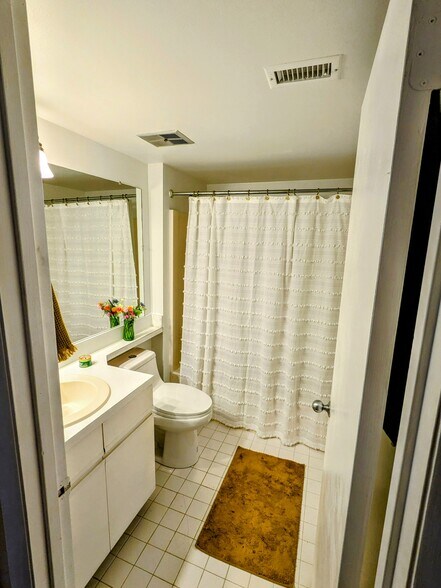 Building Photo - 24 Finch Trl NE