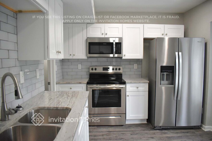 Building Photo - 3120 Woodlark Dr