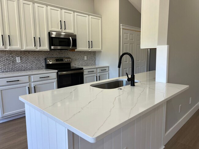 Building Photo - Remodeled Home with Excellent Location and...