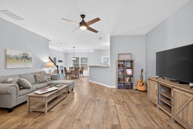 Building Photo - 256 Valley Xing