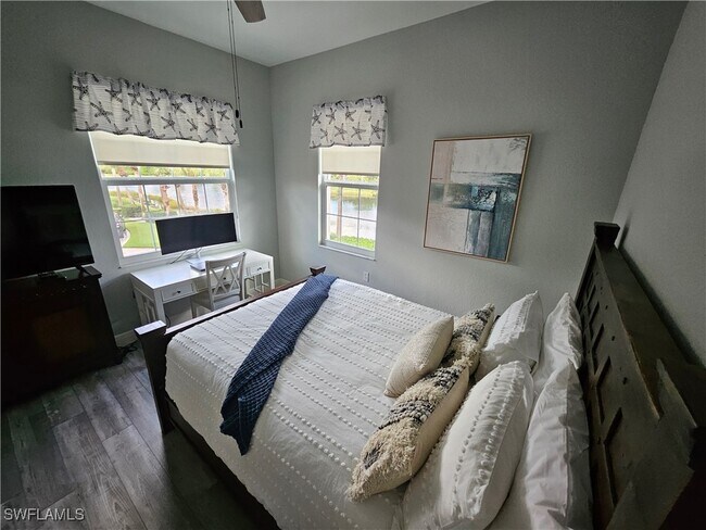 Building Photo - 10005 Valiant Ct