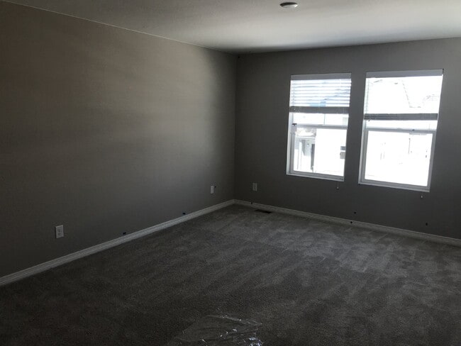 Building Photo - NEW and Modern! 3BR/2.5BA in GVR!