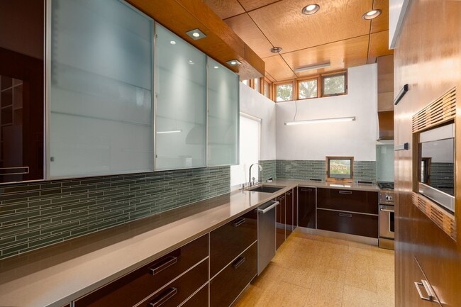 Building Photo - 875 Camino Francisca