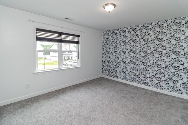 Building Photo - SPACIOUS Newer Construction Home in Pikevi...