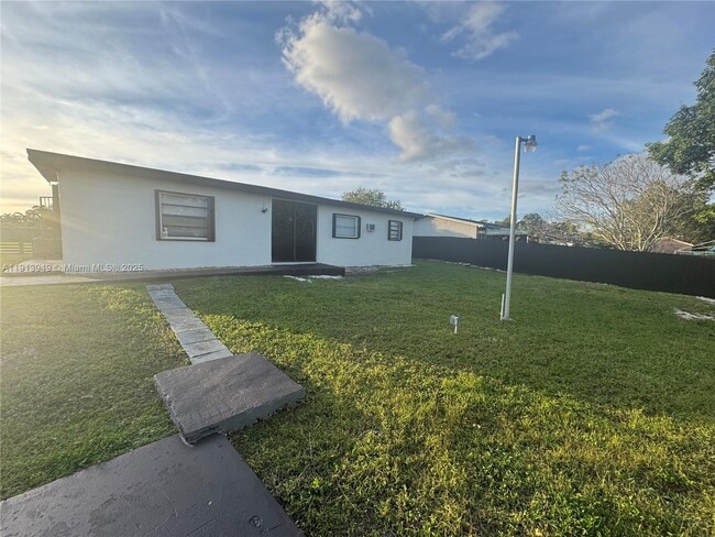 Building Photo - 29523 SW 144th Ct