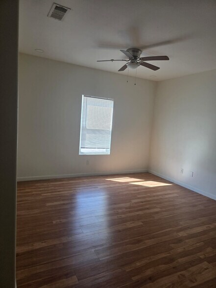 Building Photo - 2111 W University Dr