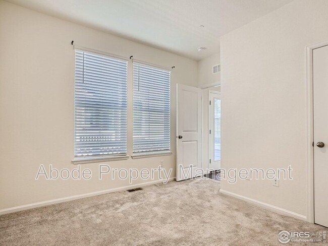 Building Photo - 451 Zeppelin Wy