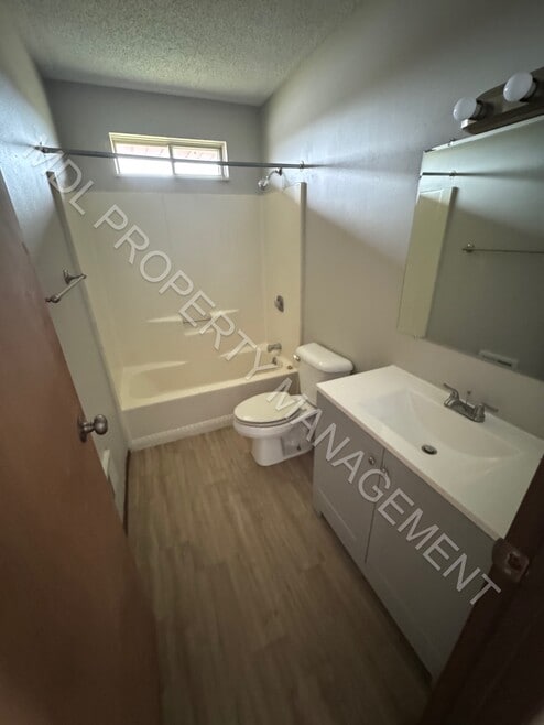 Building Photo - Thomas White Apartments*