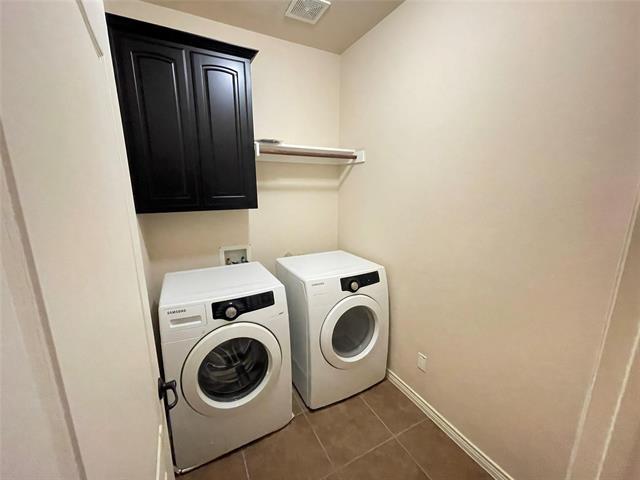 Building Photo - 4240 Comanche Dr