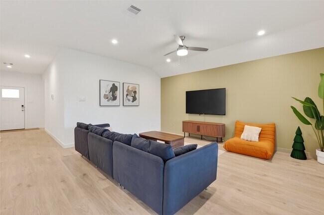 Building Photo - 3903 Dodington Ash Dr