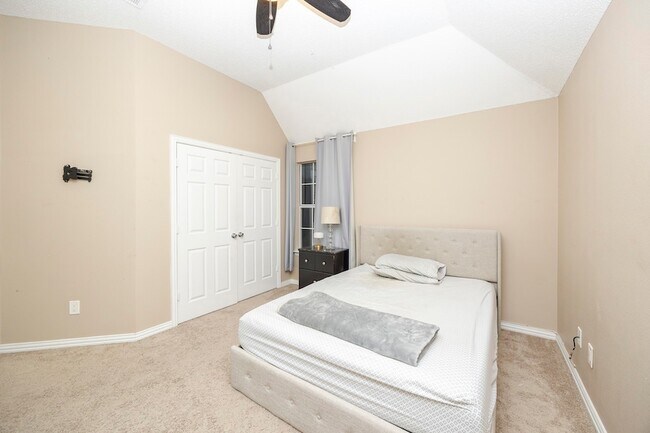 Building Photo - 2106 Hunter Pl Ln