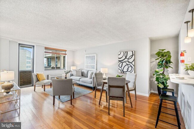Primary Photo - 1325 18th St NW