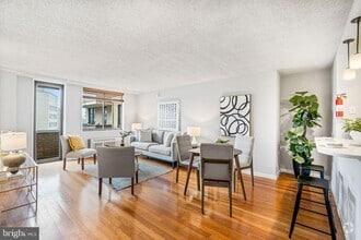 Building Photo - 1325 18th St NW