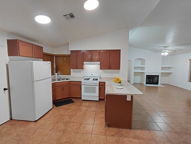 Building Photo - 936 Alameda St