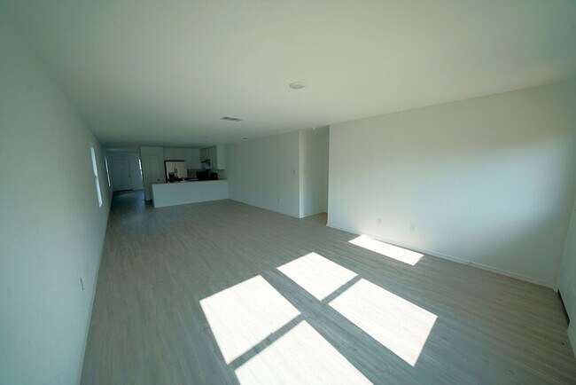 Building Photo - Gorgeous like-new home Available for Rent in Converse! Realtor Commission: $500