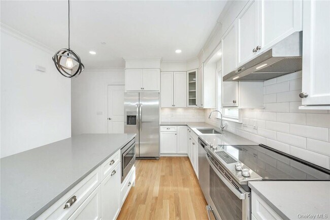 Building Photo - 233 Lincoln Ave