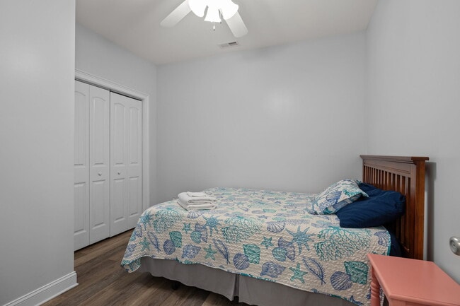 Building Photo - 360 Island Rd