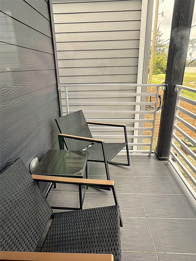 Building Photo - 19106 Sears Dr