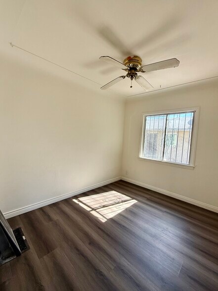 Dining Room - 330 W Bencamp St
