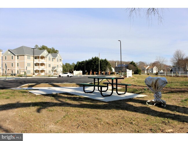 Building Photo - 1655 Kenton Rd
