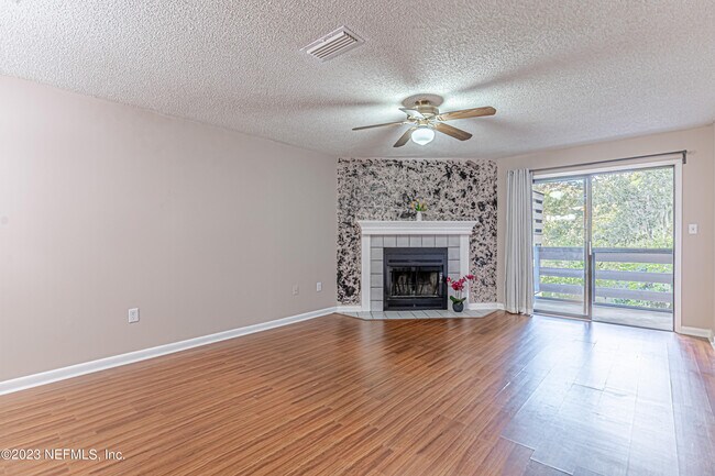 Building Photo - 1604 Arcadia Dr