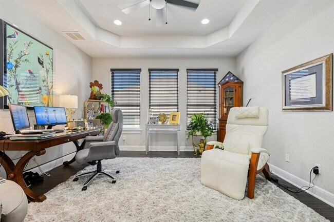 Building Photo - 124 S Sage Hollow