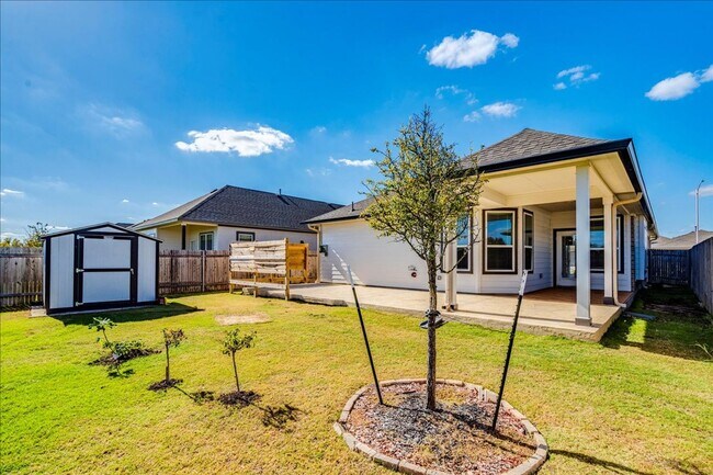 Building Photo - Amazing home ready to move in!