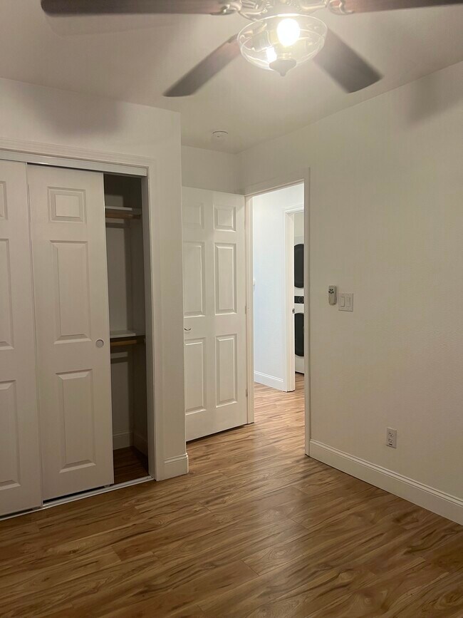 Building Photo - 555 C St