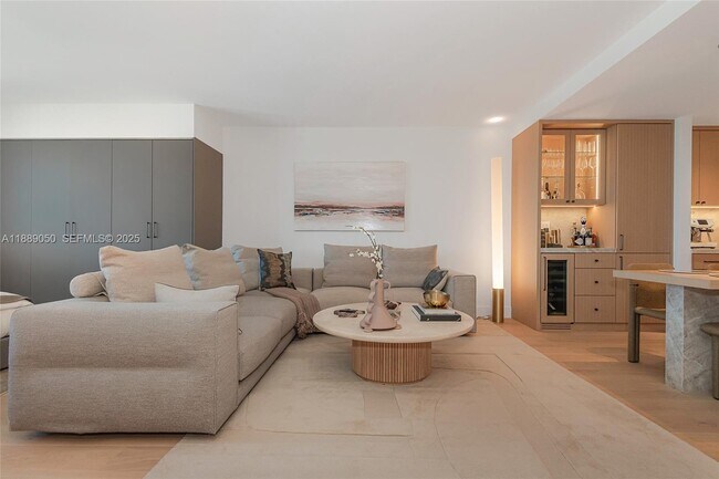 Building Photo - 2301 Collins Ave